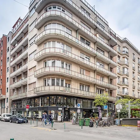 Absolute - Super Comfy * Budapest