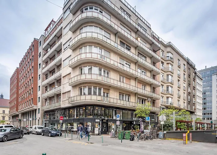 Absolute - Super Comfy * Budapest